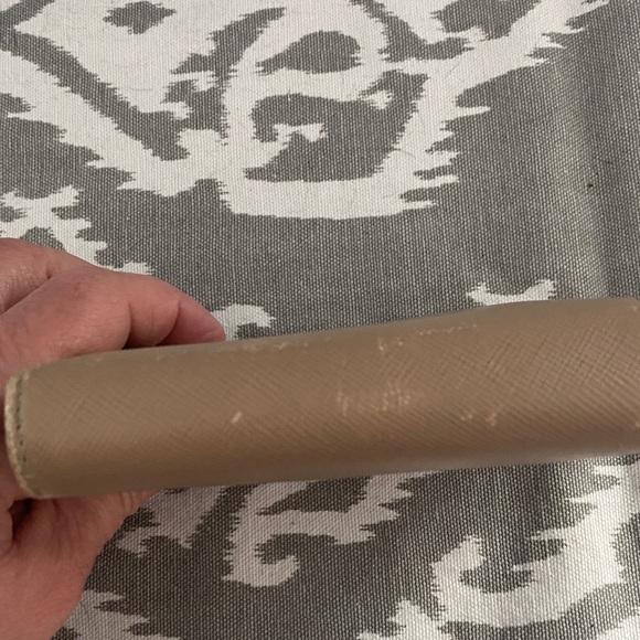 Prada Saffinao Beige Leather Bi-Fold Wallet - Picture 14 of 15